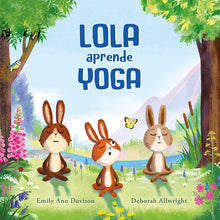 Load image into Gallery viewer, Lola aprende yoga