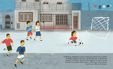 Load image into Gallery viewer, Little People, Big Dreams en español: Leo Messi (Pasta Blanda / Paperback)
